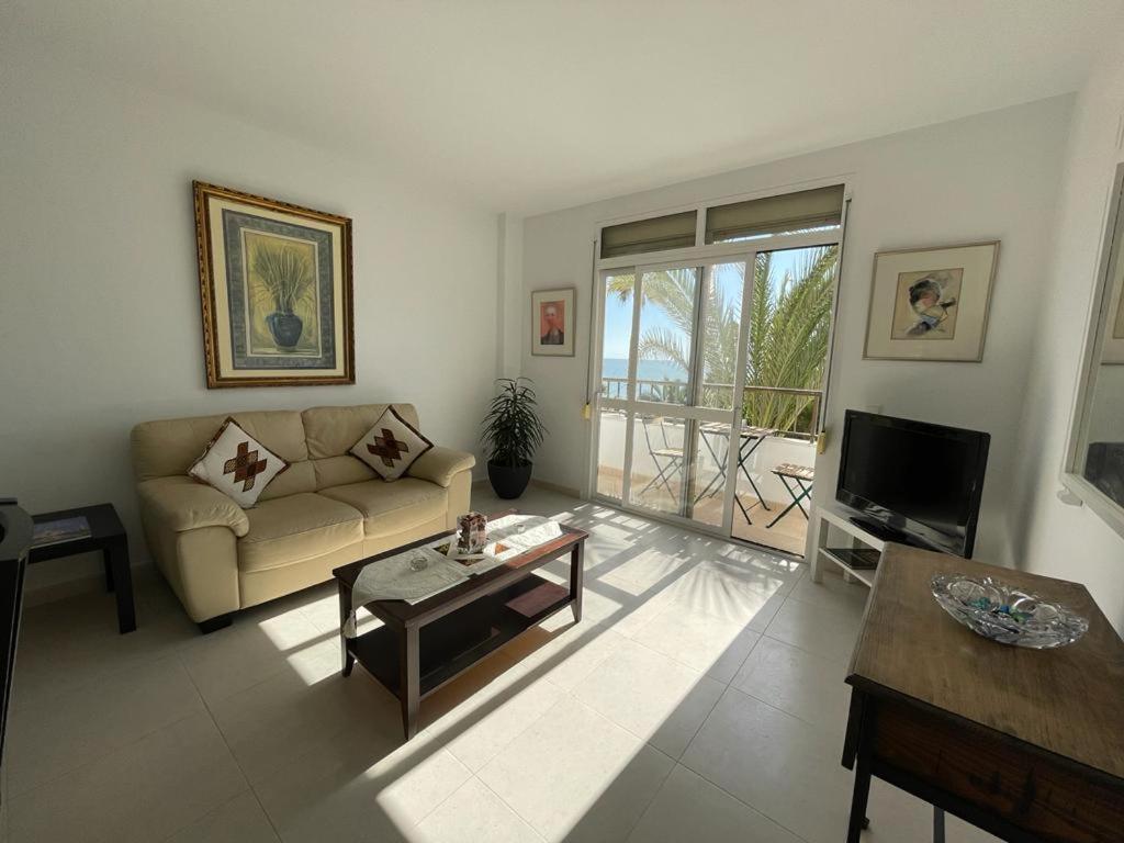 Apartamento Frente A La Playa Piso 3 إِستيبونا المظهر الخارجي الصورة